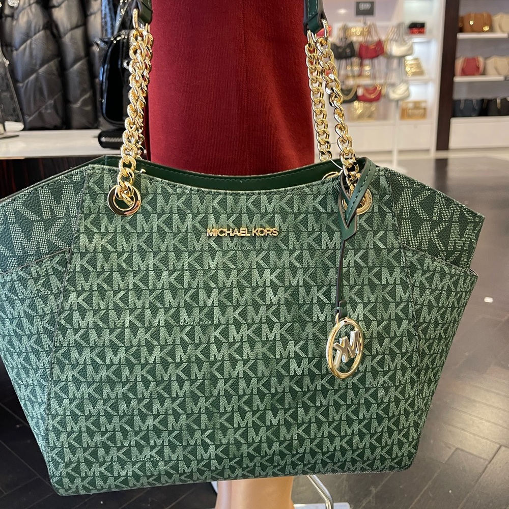 MICHAEL KORS
Jet Set Travel Large Signature Chain Shoulder Tote Bag
Moss
NWT - Picture 16 of 16